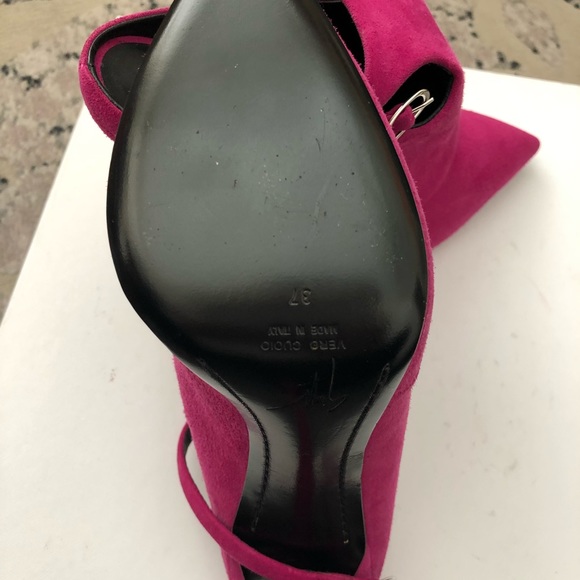 Brand new Giuseppe Zanotti fuchsia heels.